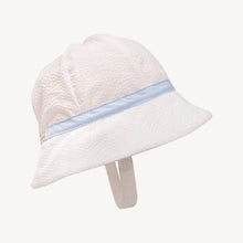 Henry's Boating Bucket Worth Avenue White Seersucker