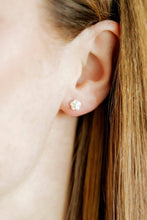 Screwback Stud Earrings - Gia