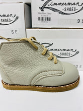 Milo Boot, Grey