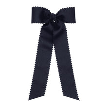 Medium Scallop Trim Longtail Bow