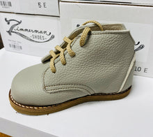 Milo Boot, Grey